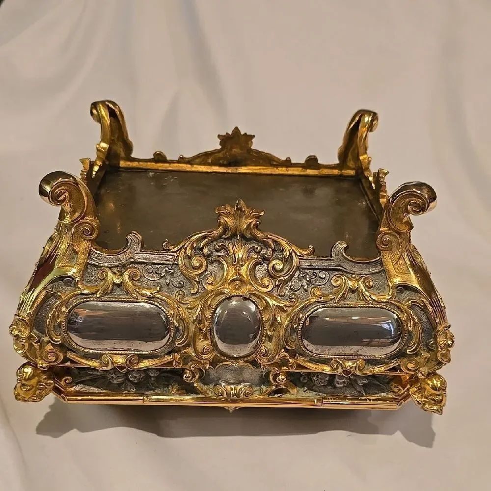 EARHAD & SOHNE VINTAGE CASKET JEWLERY BOX!Elegant Gold and Silver Decorative Box - Picture 8 of 15